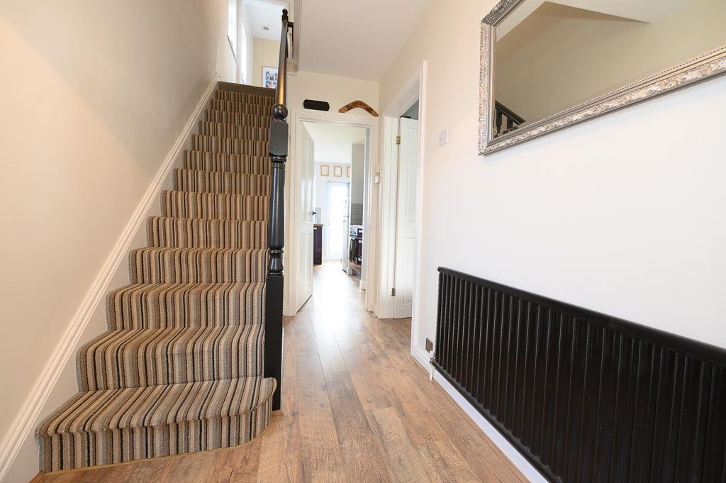 Property photo 3 of 28 Entrance Hall.Jpg