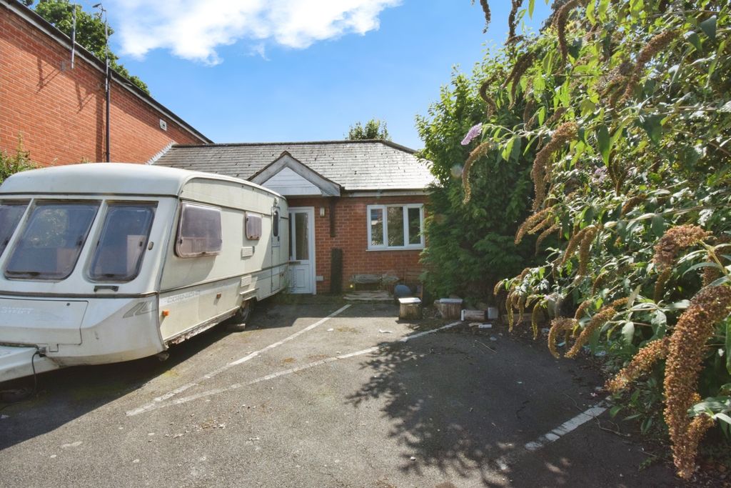 Property photo 2 of 33 Photo