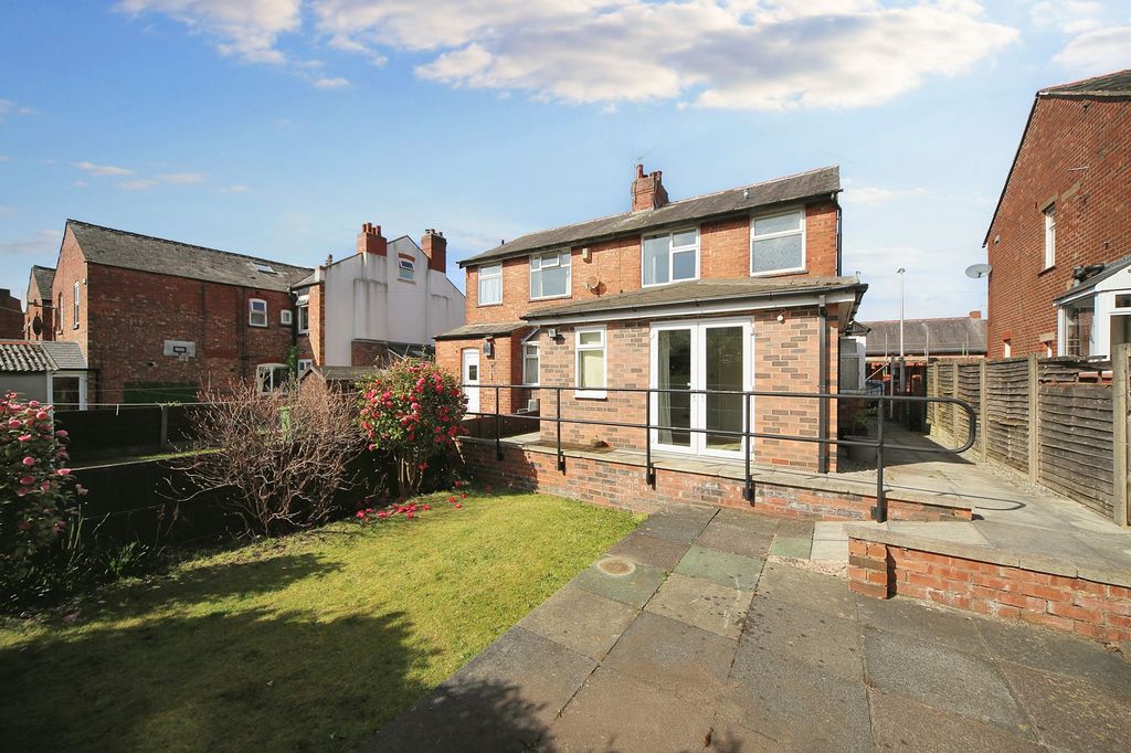 Property photo 2 of 21