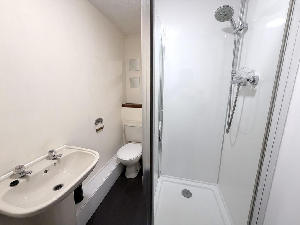 Property photo 3 of 15 Bathroom