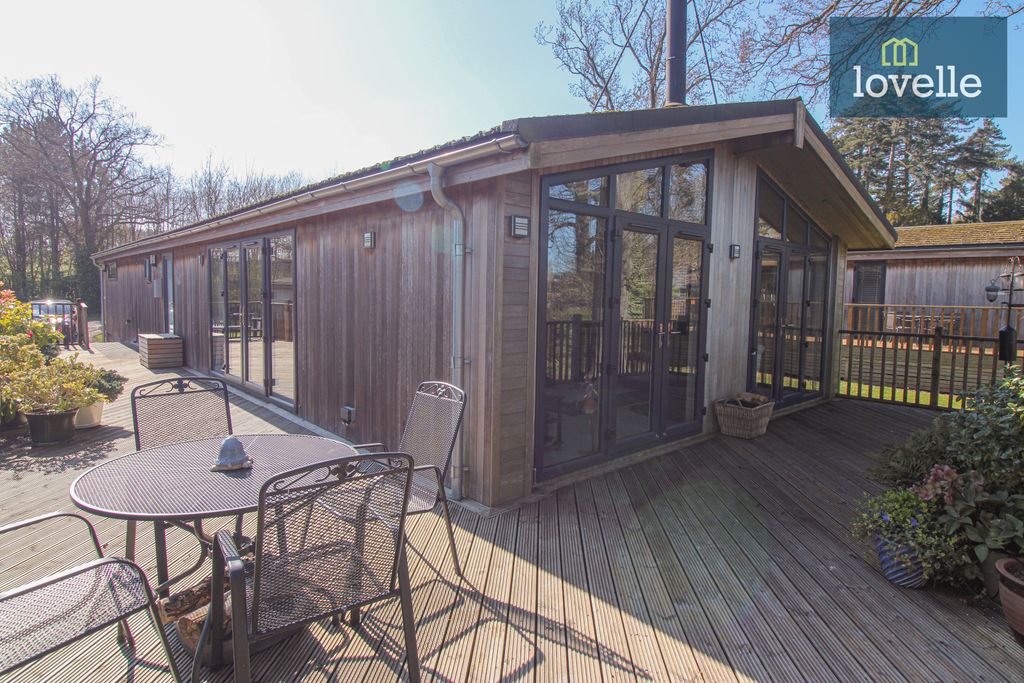 Property photo 2 of 22