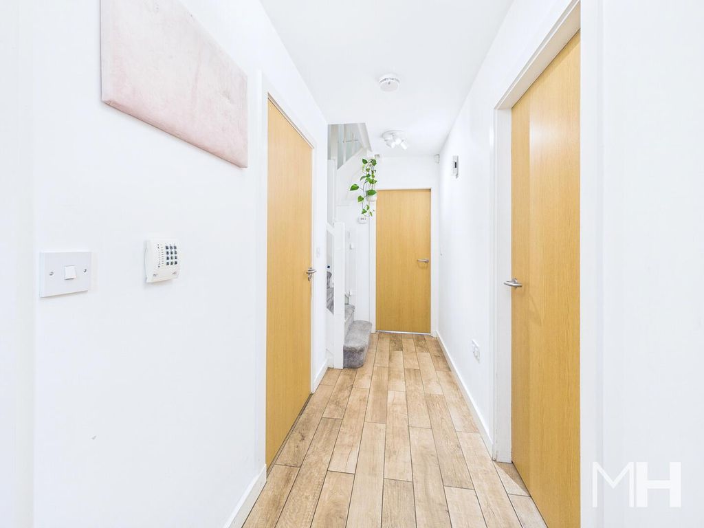 Property photo 2 of 24 Hallway