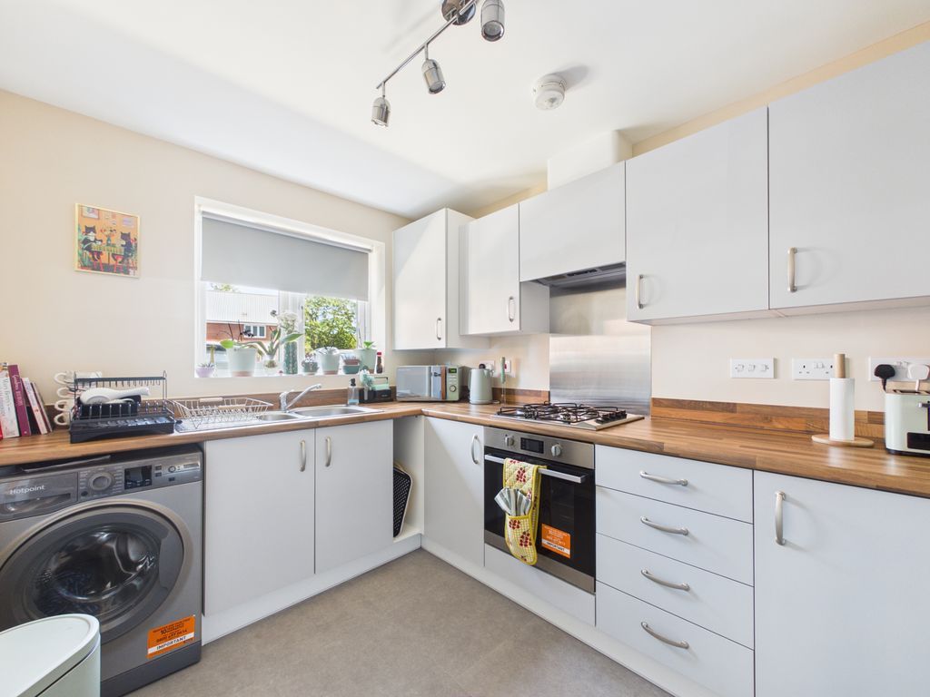 Property photo 3 of 14 Kitchen