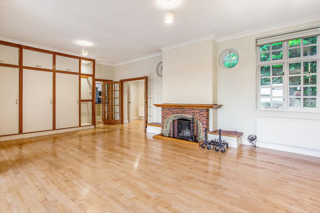 Property photo 2 of 20 Image