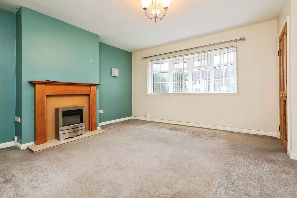 Property photo 2 of 14 Lounge