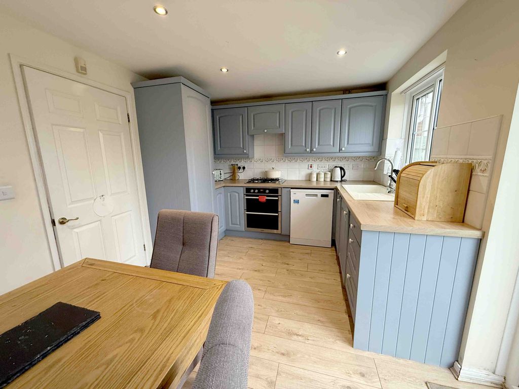Property photo 3 of 13 Kitchen Diner