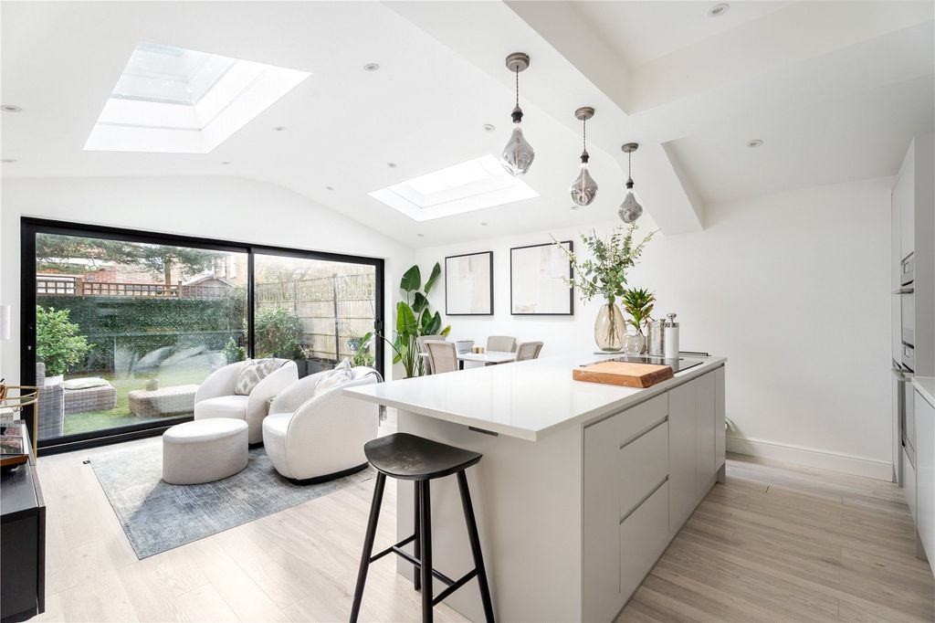 Property photo 1 of 10 Picture No. 28