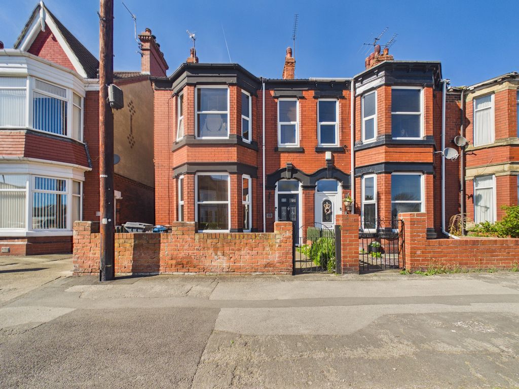 Property photo 2 of 27