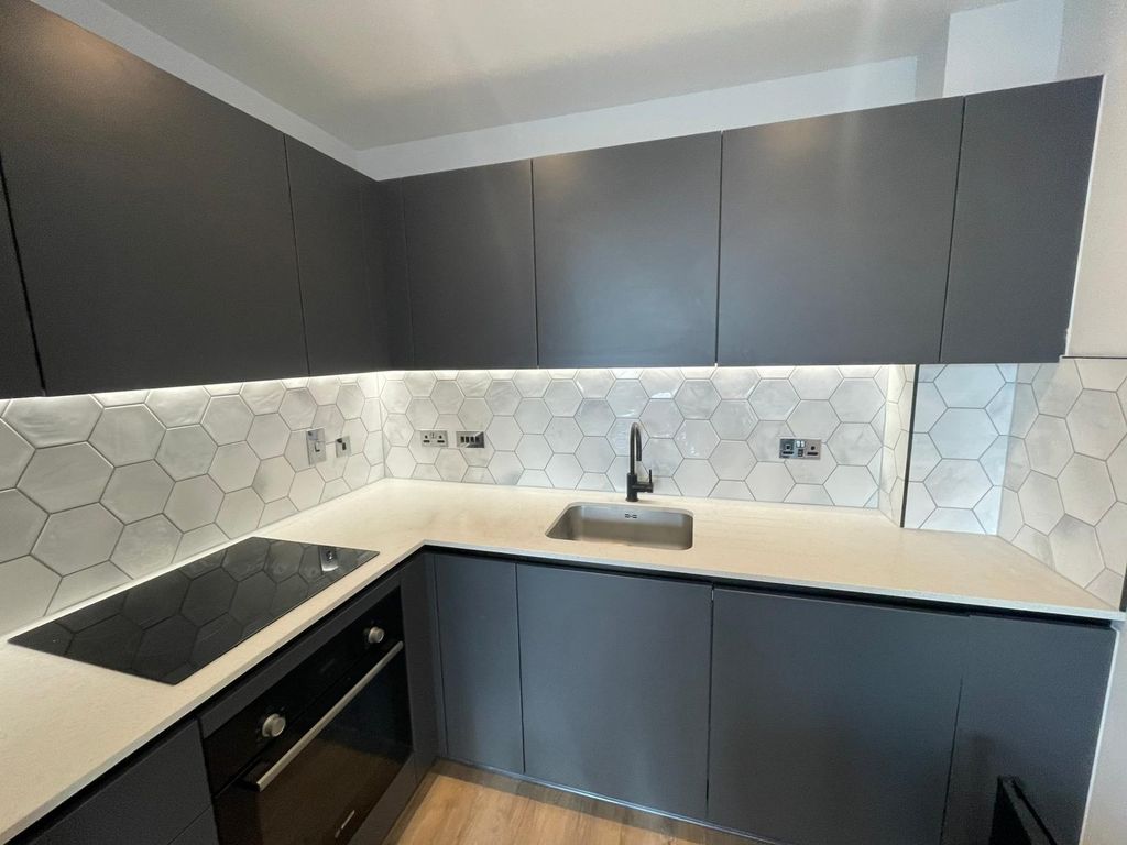 Property photo 3 of 11 Photo 12