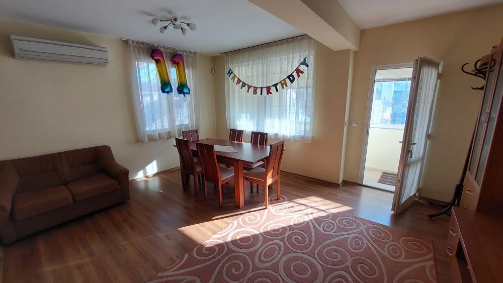 Property photo 2 of 24