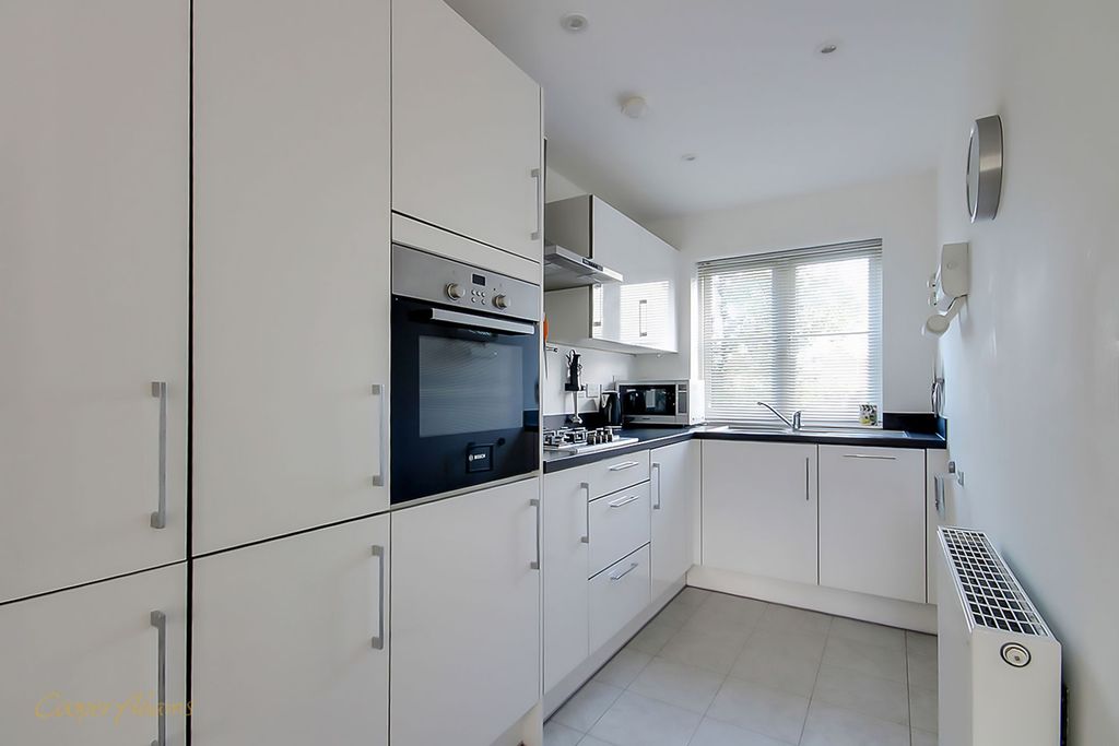 Property photo 2 of 17 Kitchen