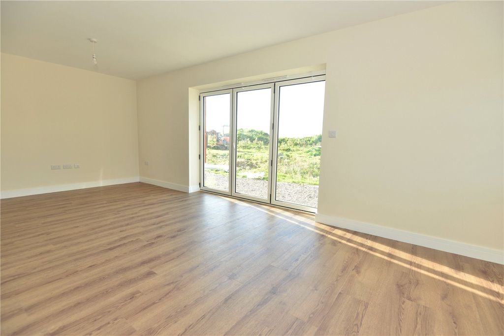 Property photo 3 of 12 Picture No. 08