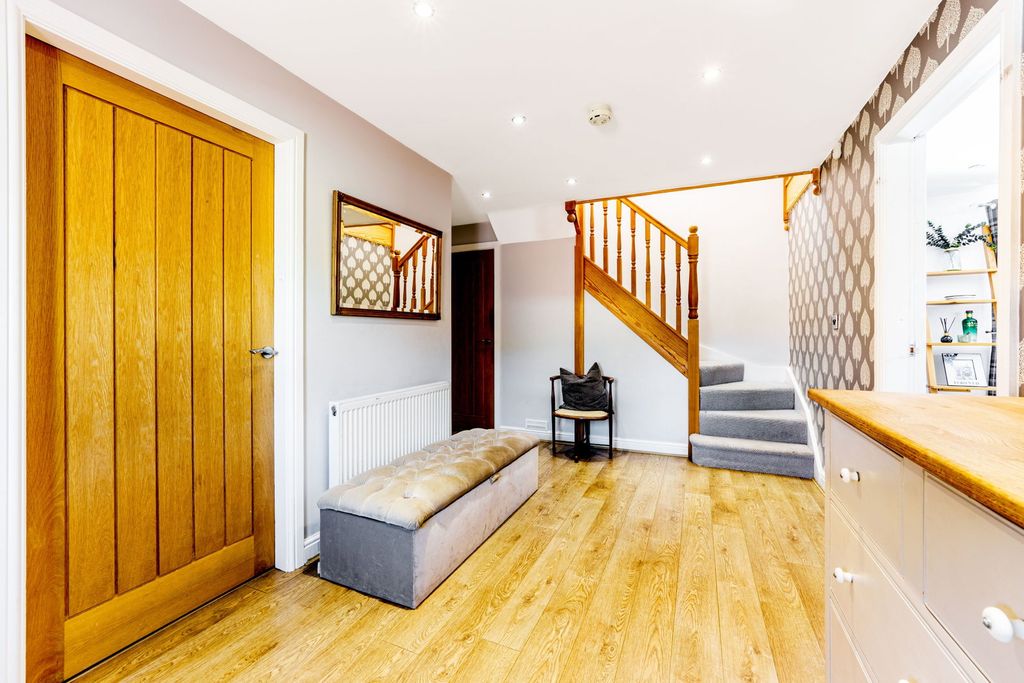 Property photo 2 of 30