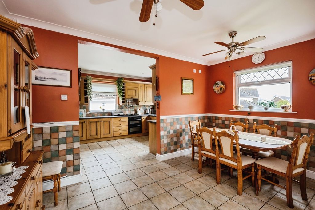 Property photo 2 of 24 Pbox-Img.Jpg