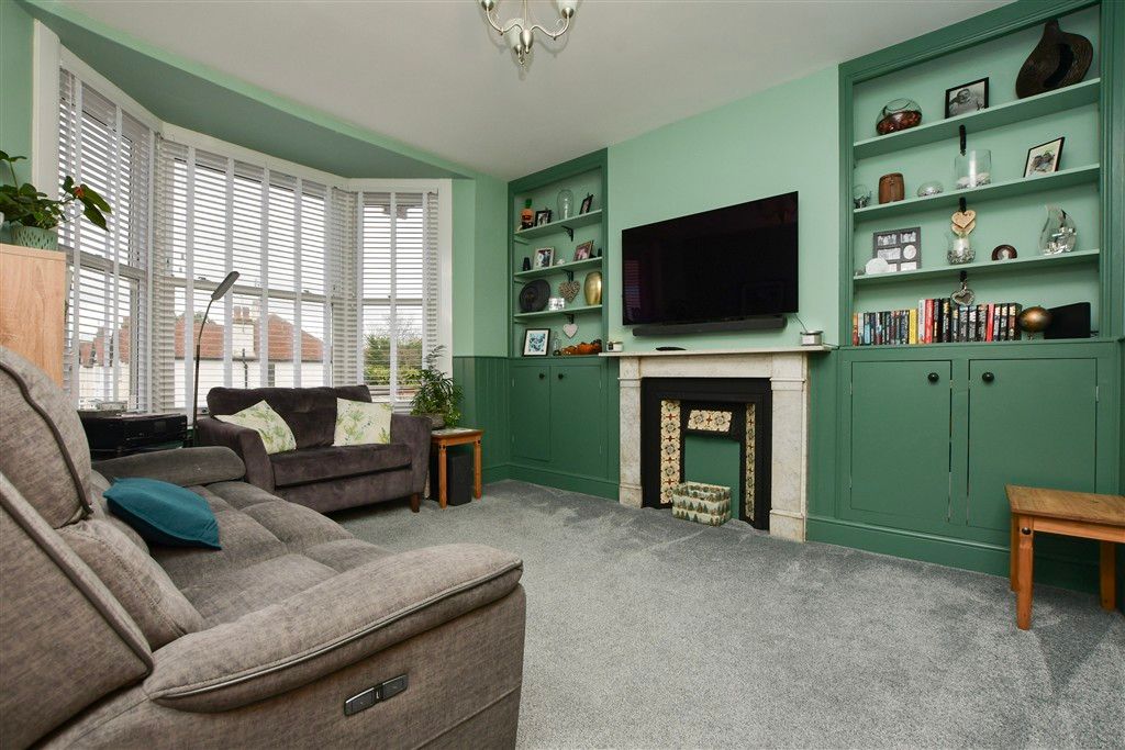 Property photo 1 of 9 Lounge