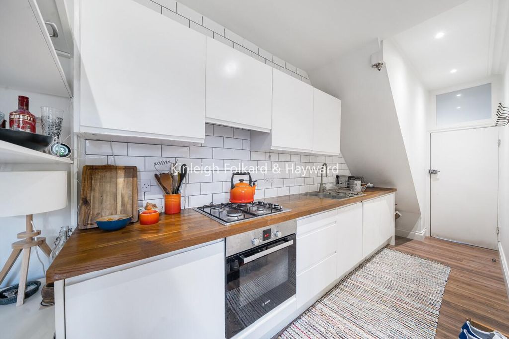 Property photo 3 of 12 Picture 3