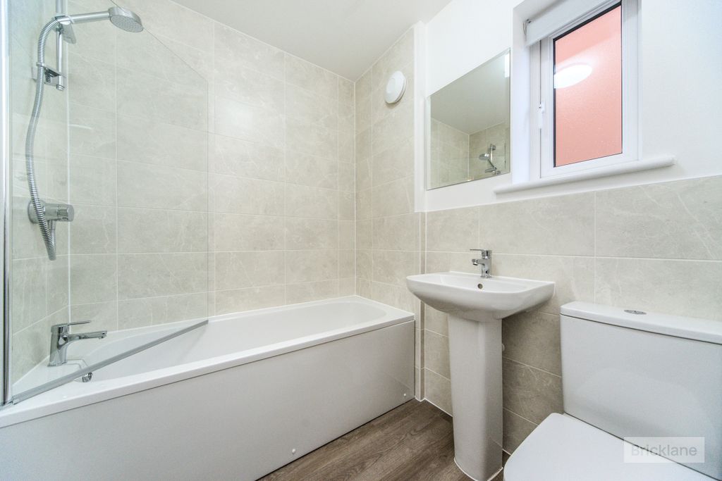 Property photo 3 of 13 Bathroom