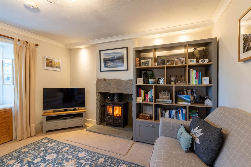 Property photo 2 of 19 12 Grey Row, Ruthvenfield-20.Jpg