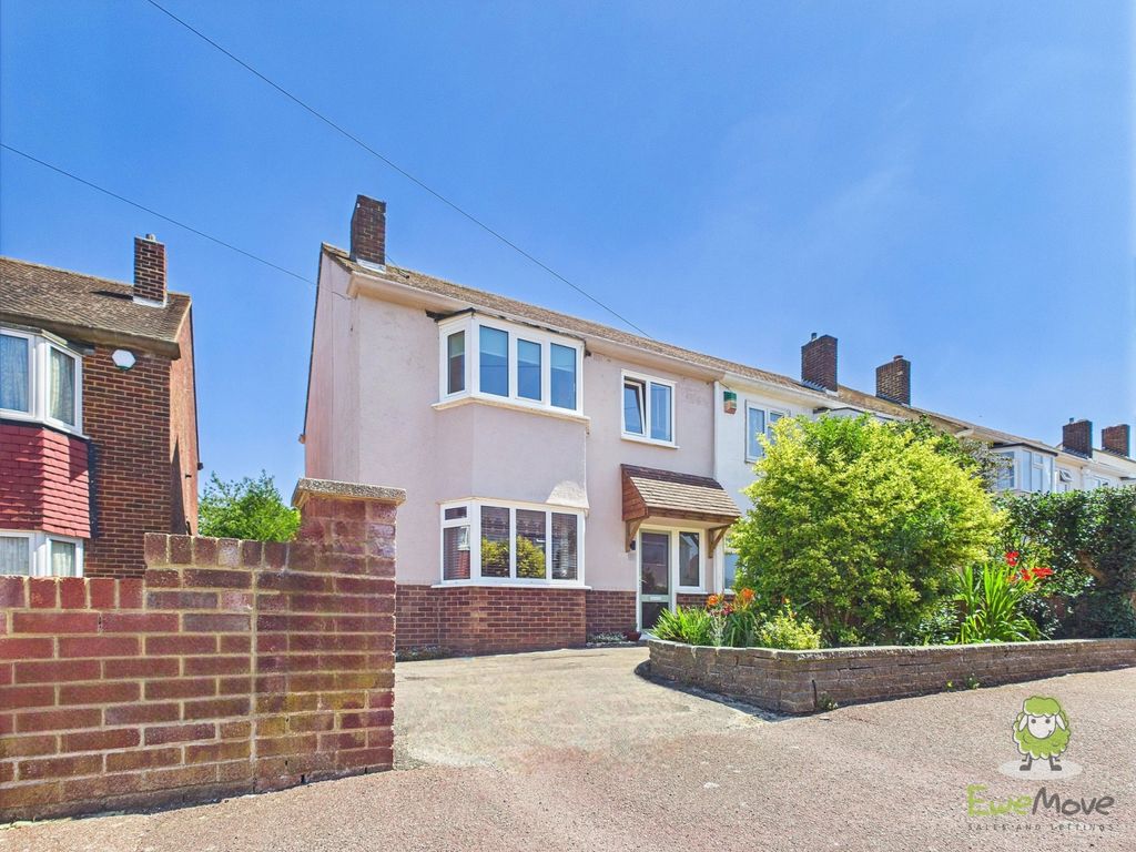 Property photo 1 of 38 Cam01543G0-Pr0140-Still057