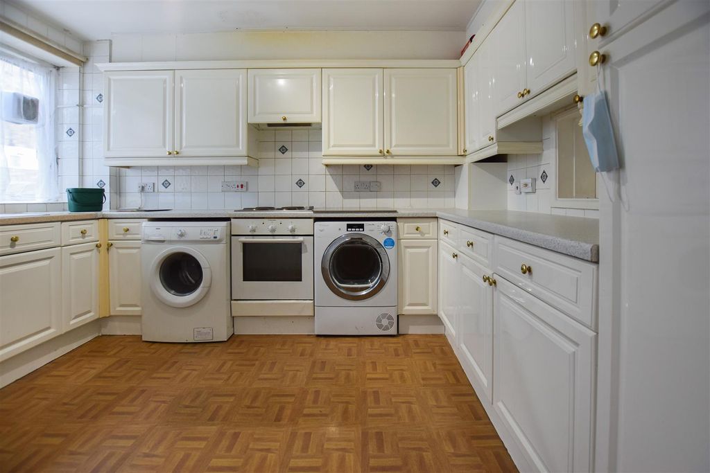 Property photo 2 of 11 Kitchen.Jpg