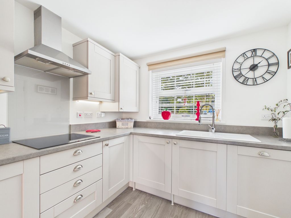 Property photo 2 of 19 Kitchen