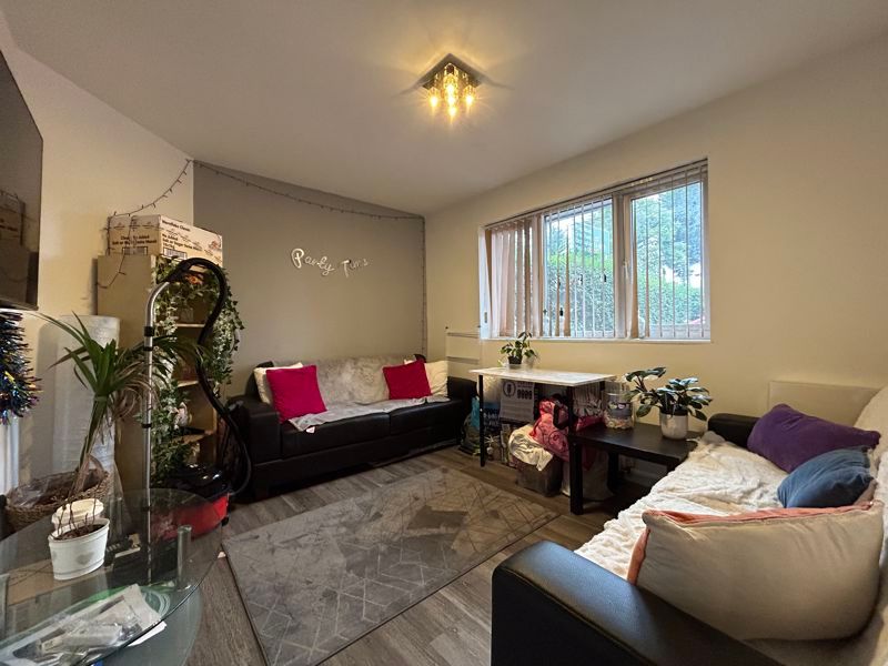 Property photo 1 of 11 Photo 10