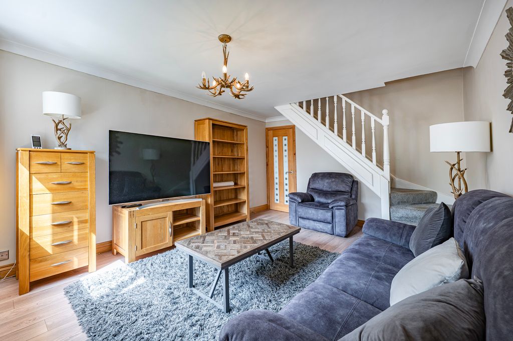 Property photo 2 of 39