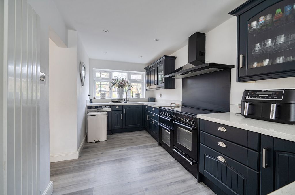 Property photo 3 of 28 1406763-21-6985E0...