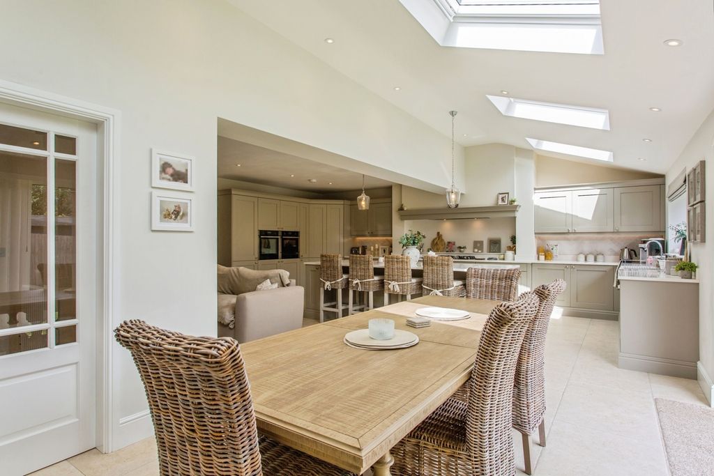 Property photo 3 of 17 Photo