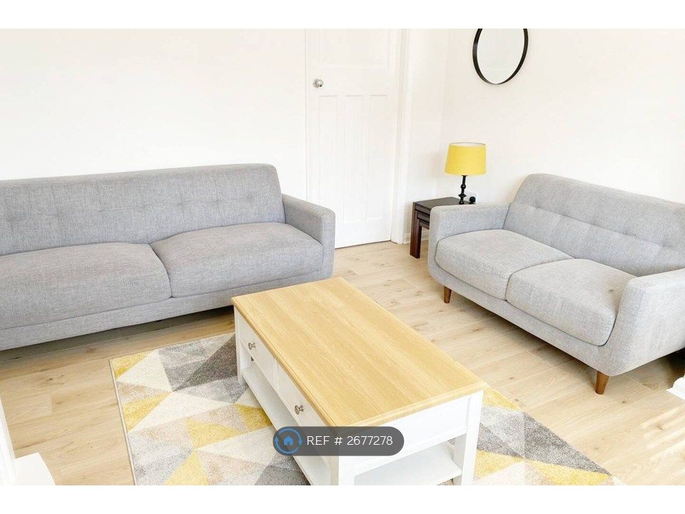 Property photo 3 of 19 Living Room