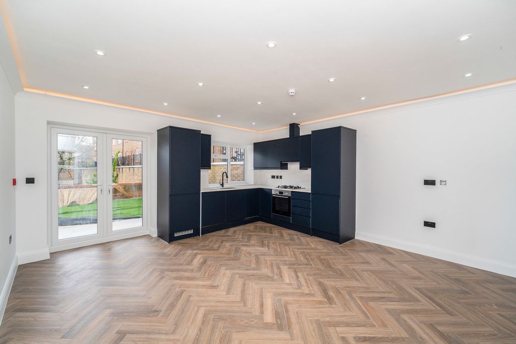 Property photo 2 of 19 Pbox-Img.Jpg