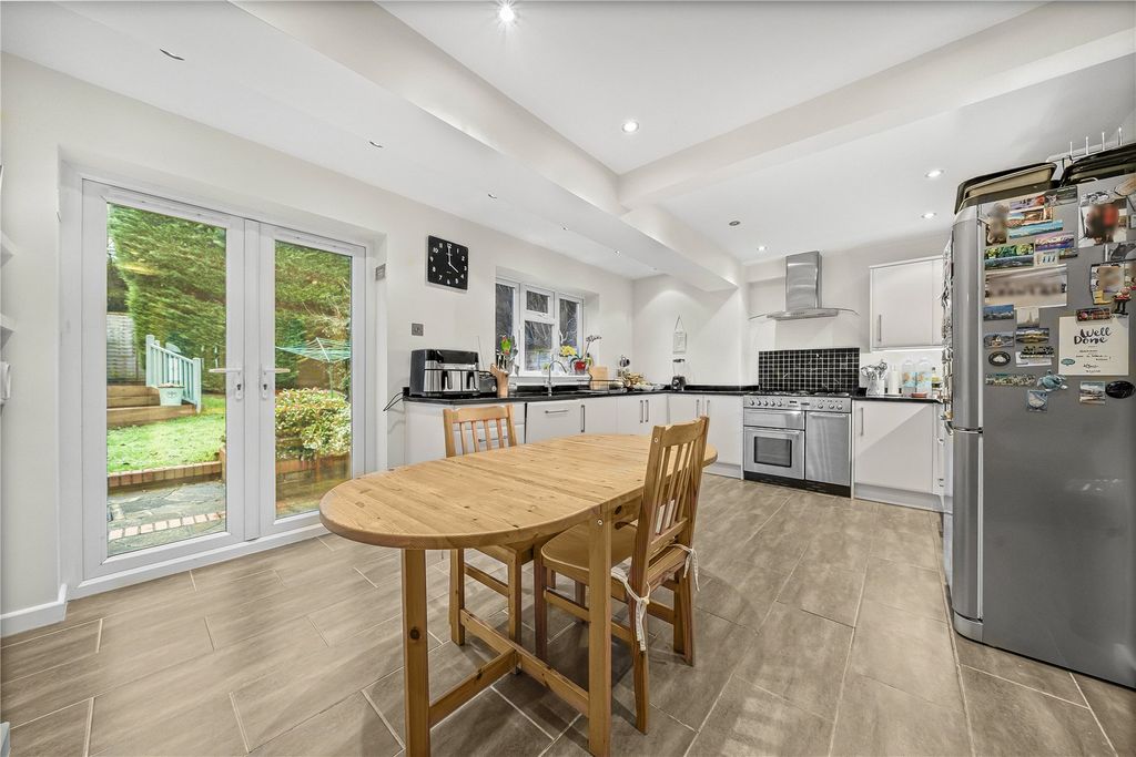 Property photo 2 of 25 Picture No. 27