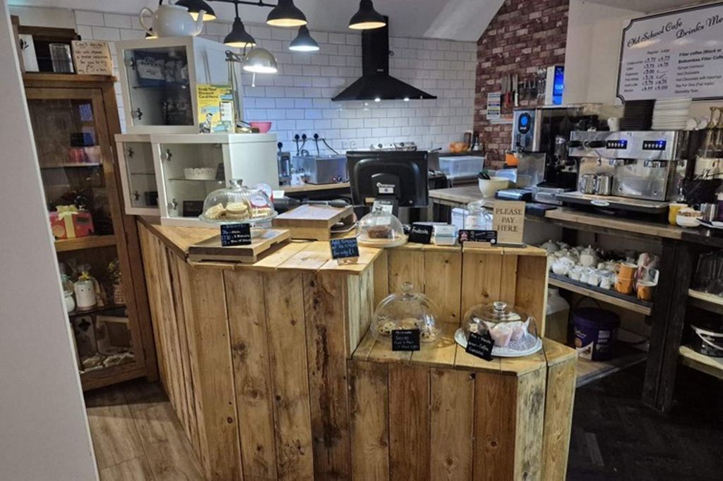 Property photo 2 of 7