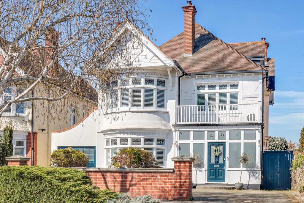 Property photo 1 of 33