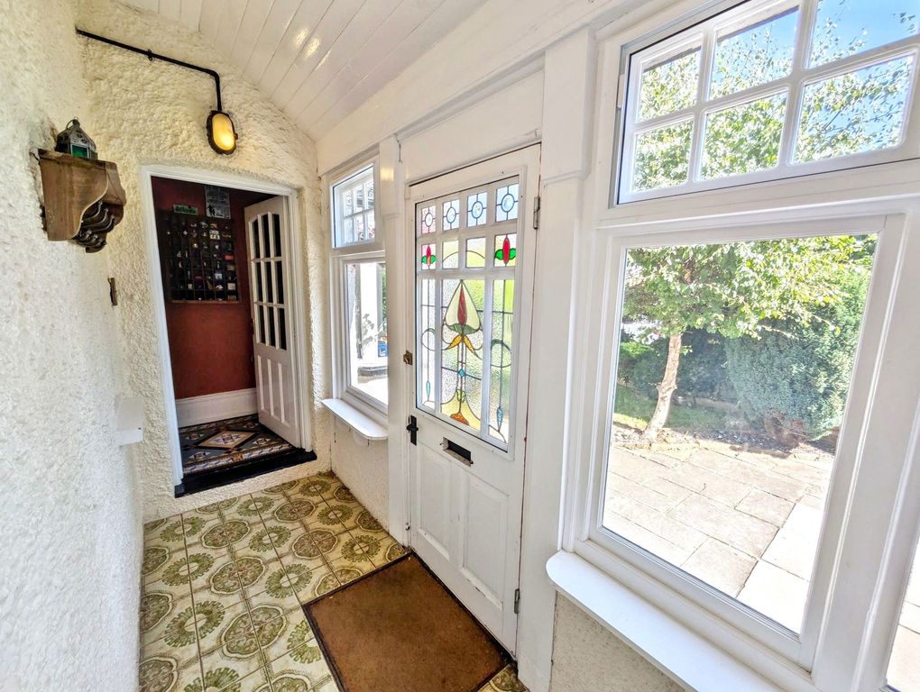 Property photo 2 of 27