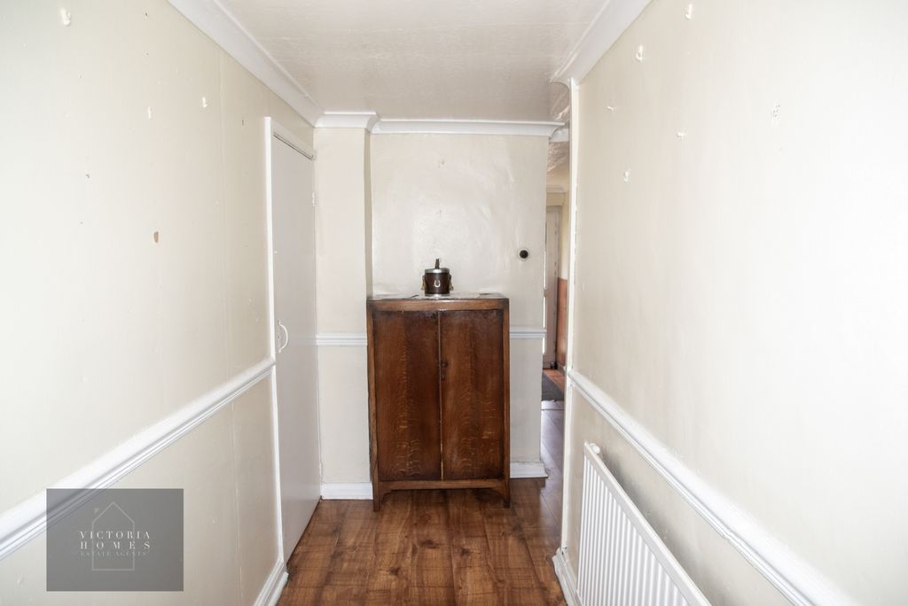Property photo 2 of 32 Photo 8