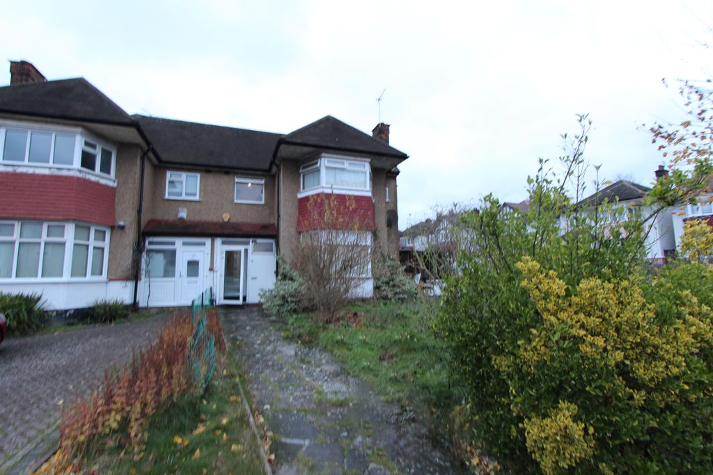 Property photo 2 of 11