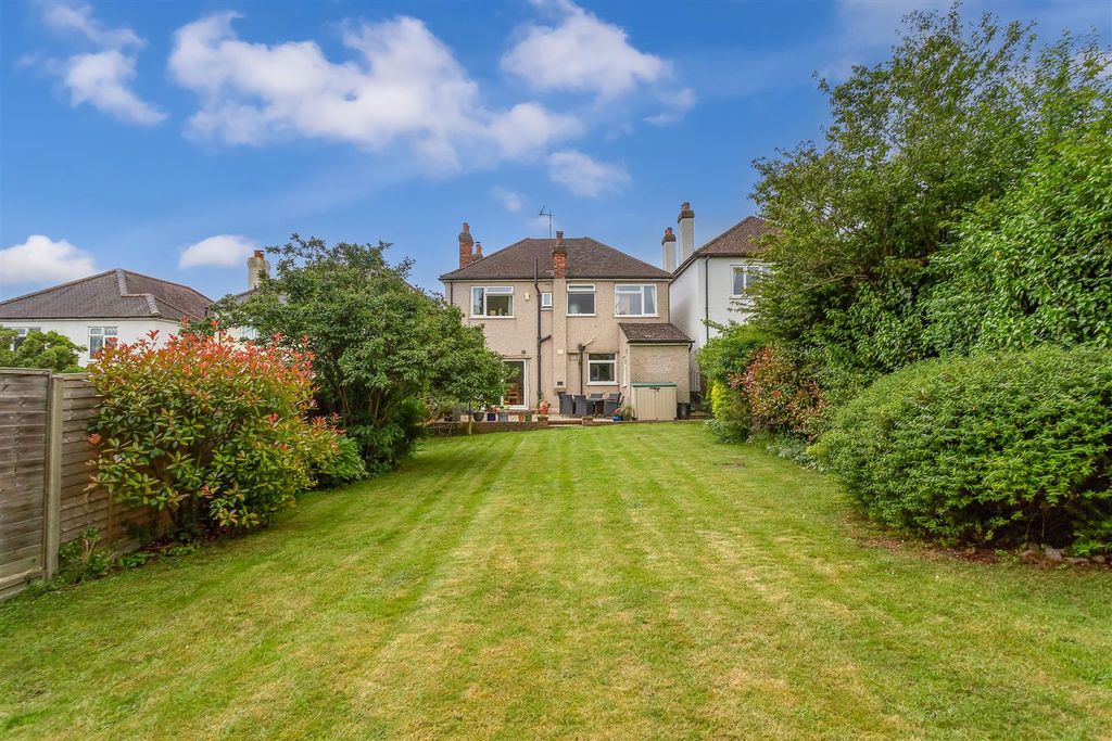 Property photo 1 of 20 House-Upper-Pines-Banstead-105.Jpg