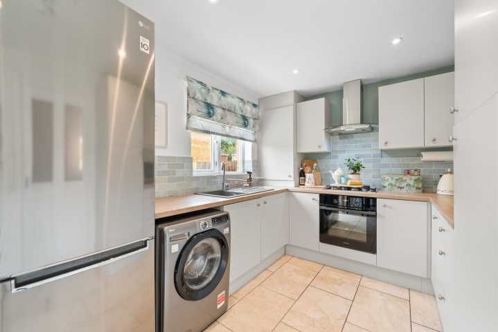 Property photo 3 of 42