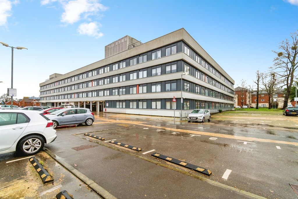 Property photo 1 of 18