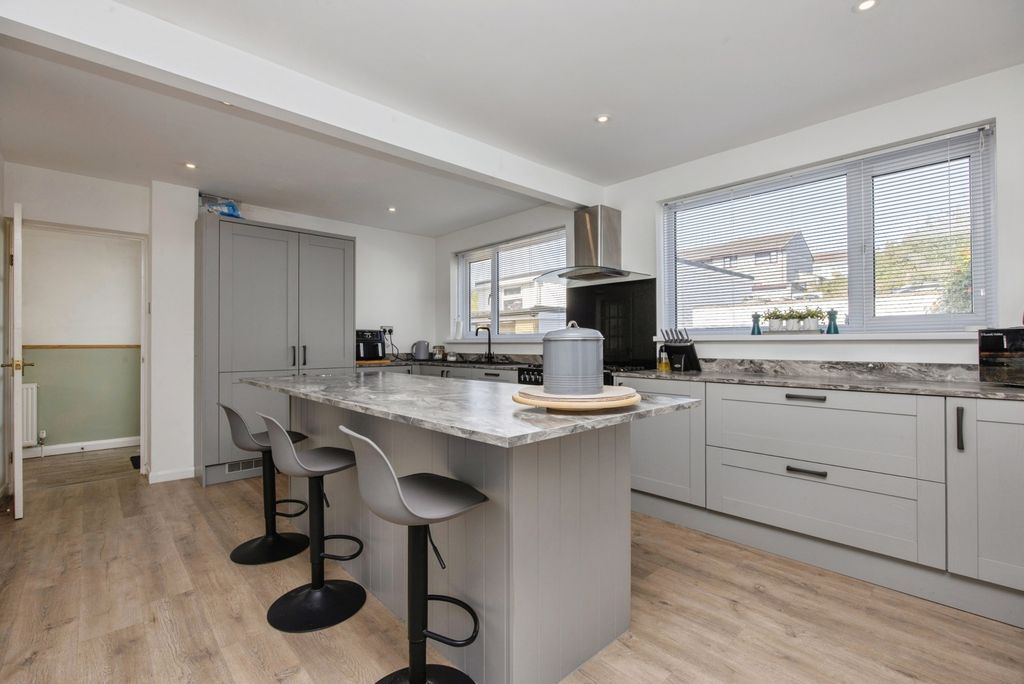 Property photo 3 of 20 Pbox-Img.Jpg