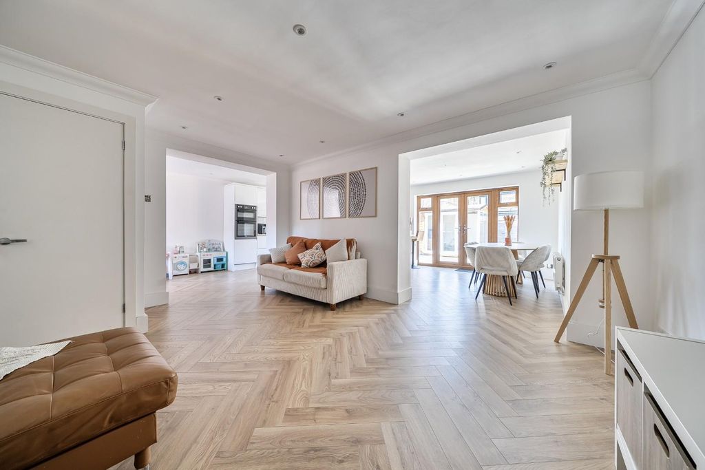 Property photo 3 of 19 1432183-8-69Bc628Da1c28.Jpg