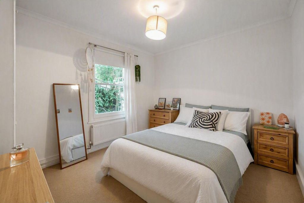 Property photo 3 of 8 Picture No. 15