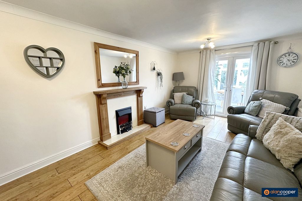Property photo 2 of 18 4524274