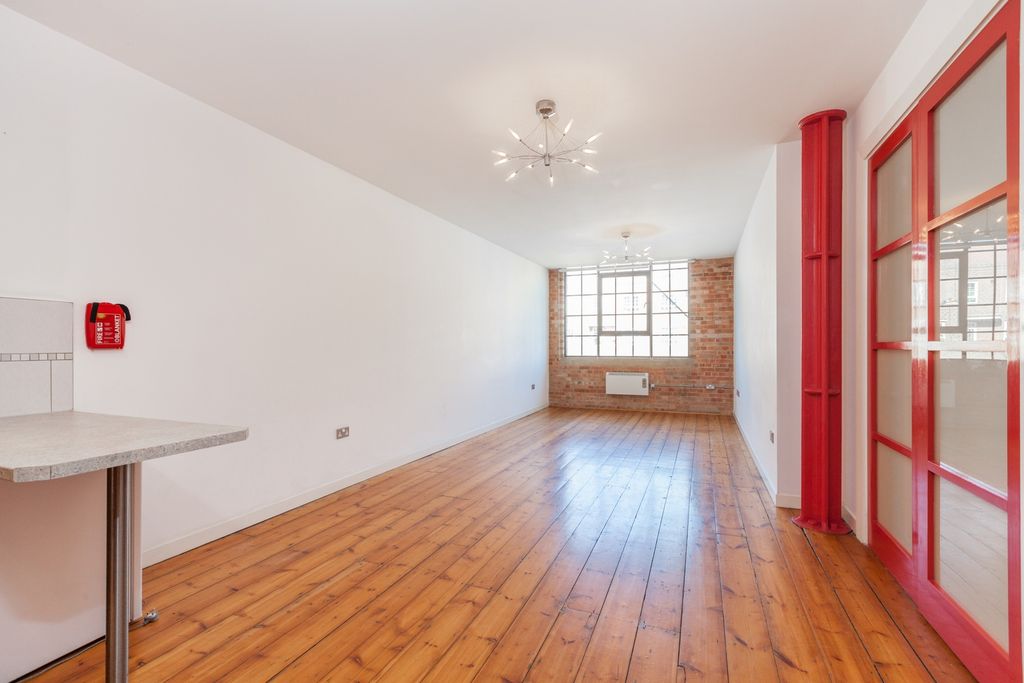 Property photo 3 of 12