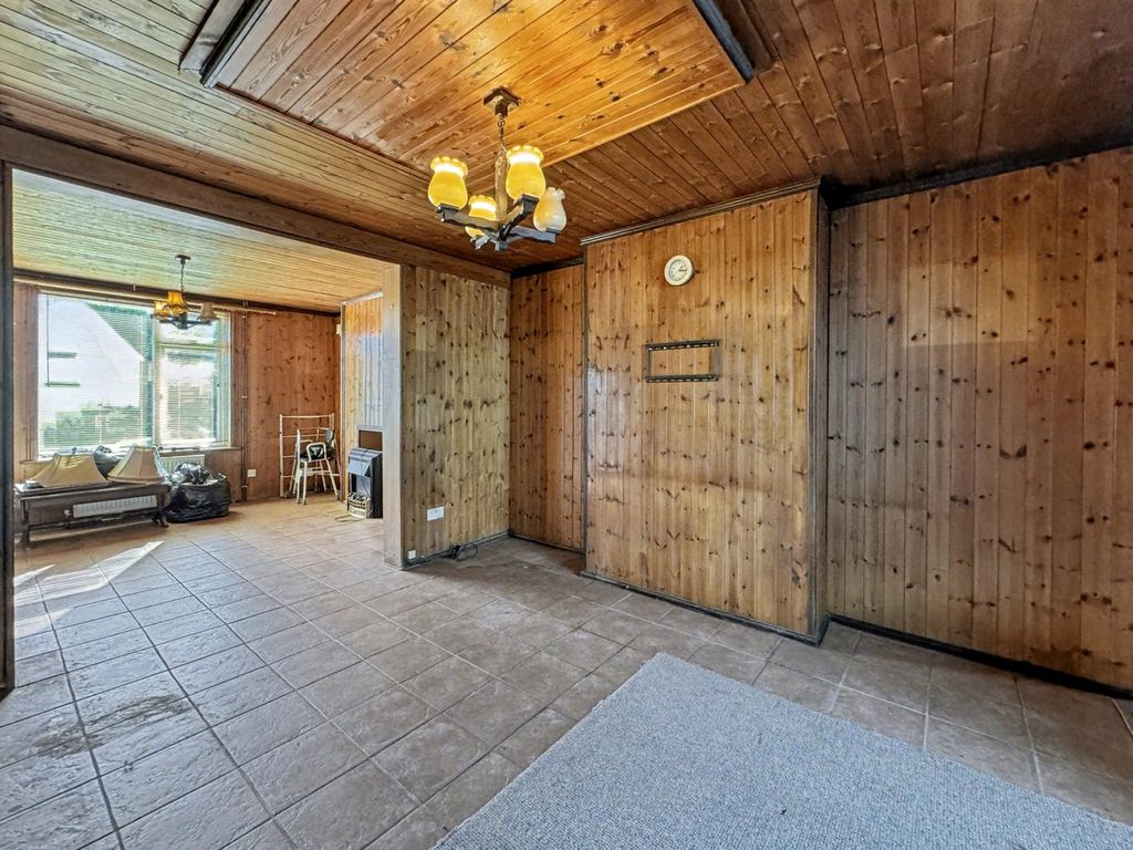 Property photo 3 of 27