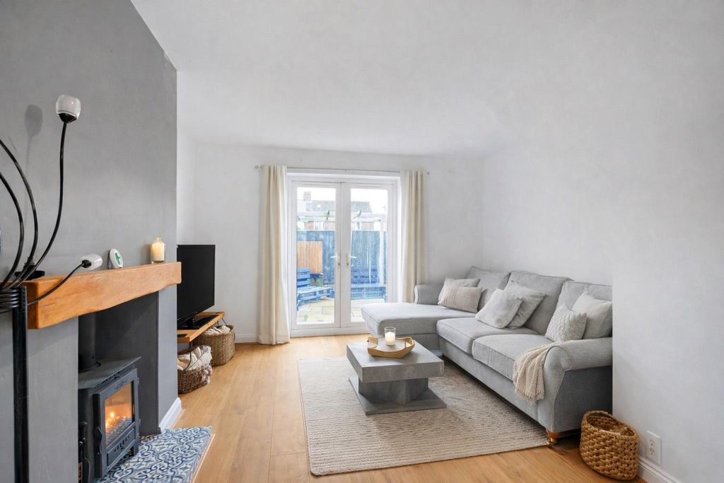 Property photo 2 of 15 Lounge_3.Png