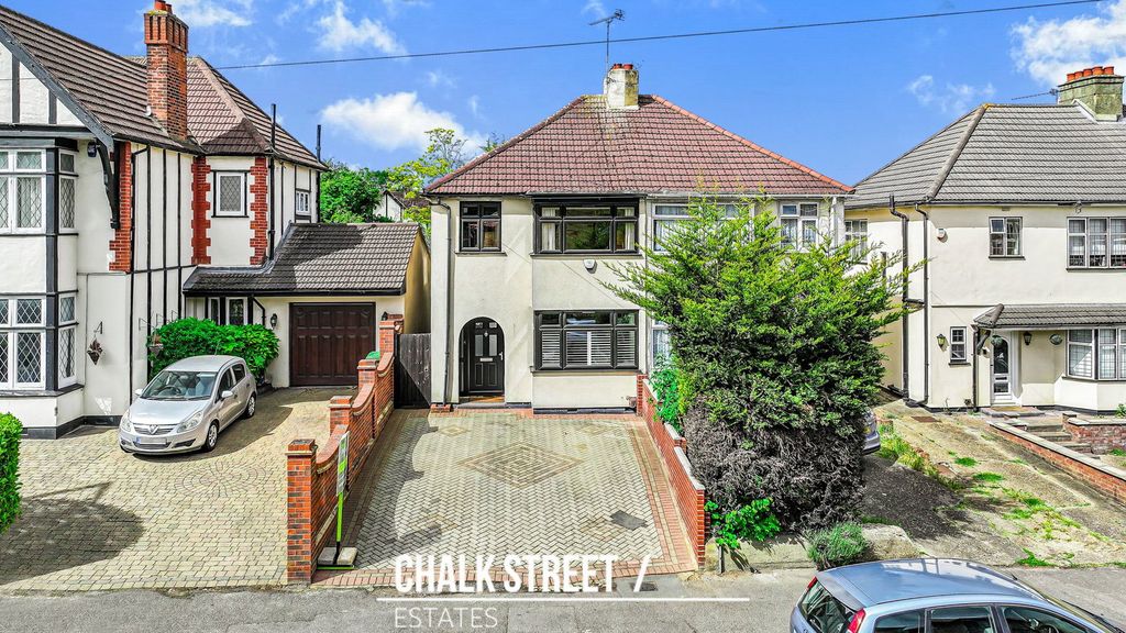 Property photo 1 of 32