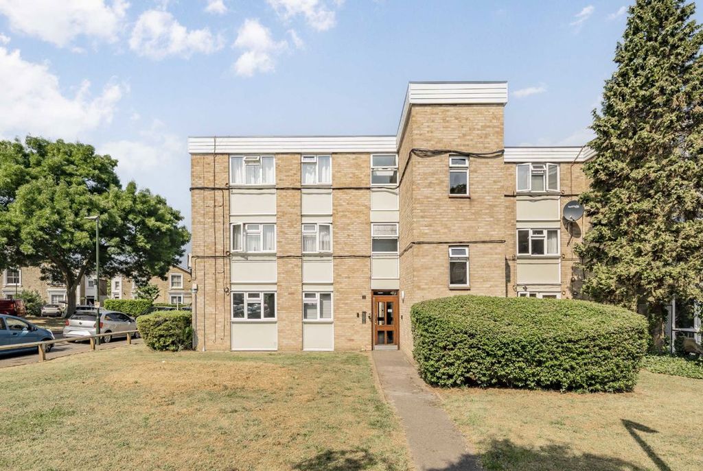 Property photo 1 of 6