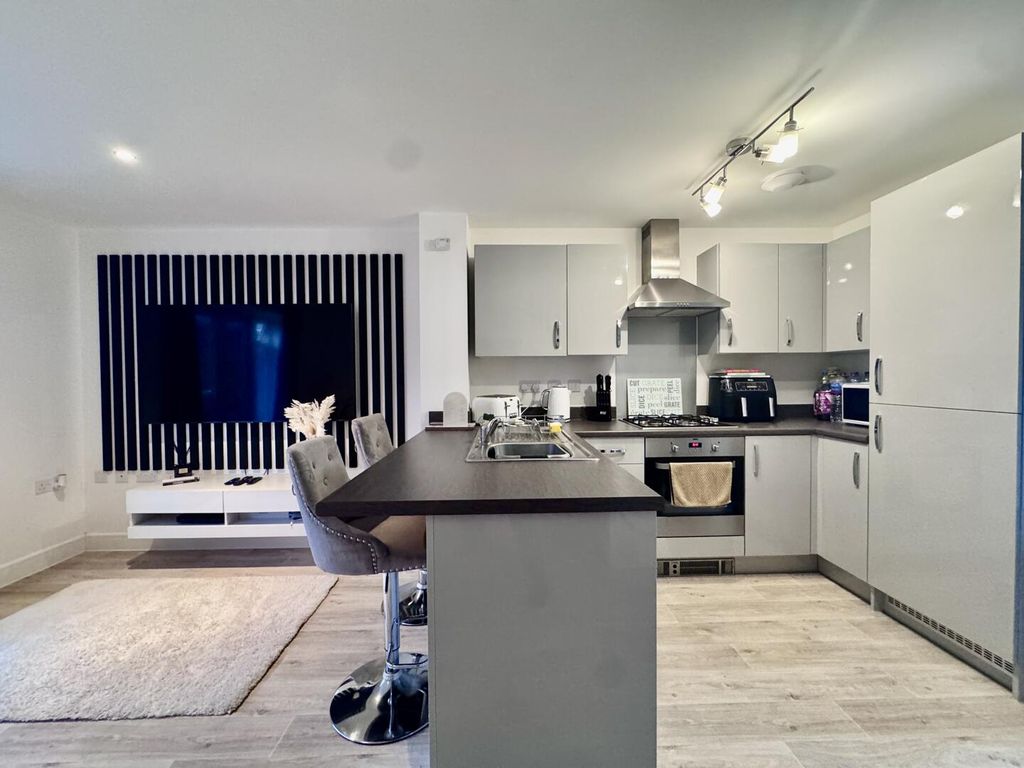 Property photo 2 of 13 Kitchen